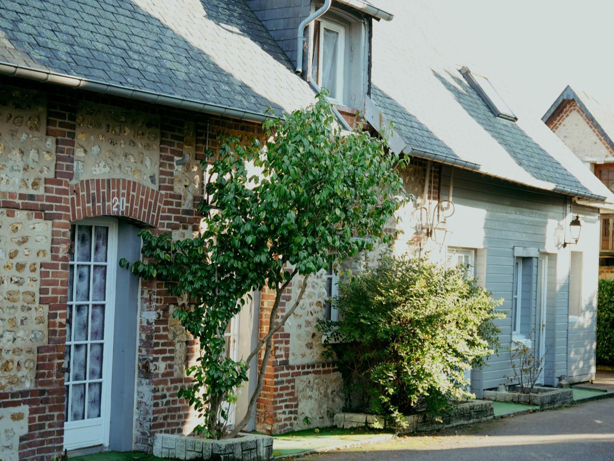 Logis Le Clos Deauville Saint Gatien ภายนอก รูปภาพ